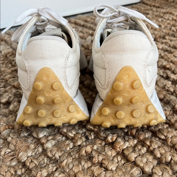 New Balance 327 Athletic Shoes - Picture 4 of 6